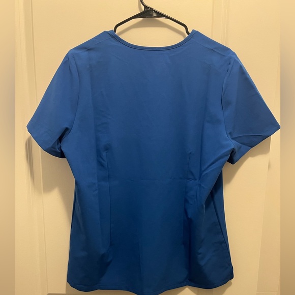 FIGS- Catarina Scrub Top - Picture 2 of 3